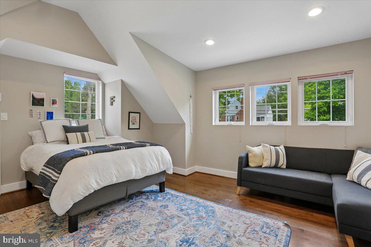 SIXTEENTH ST VILLAGE - Residential