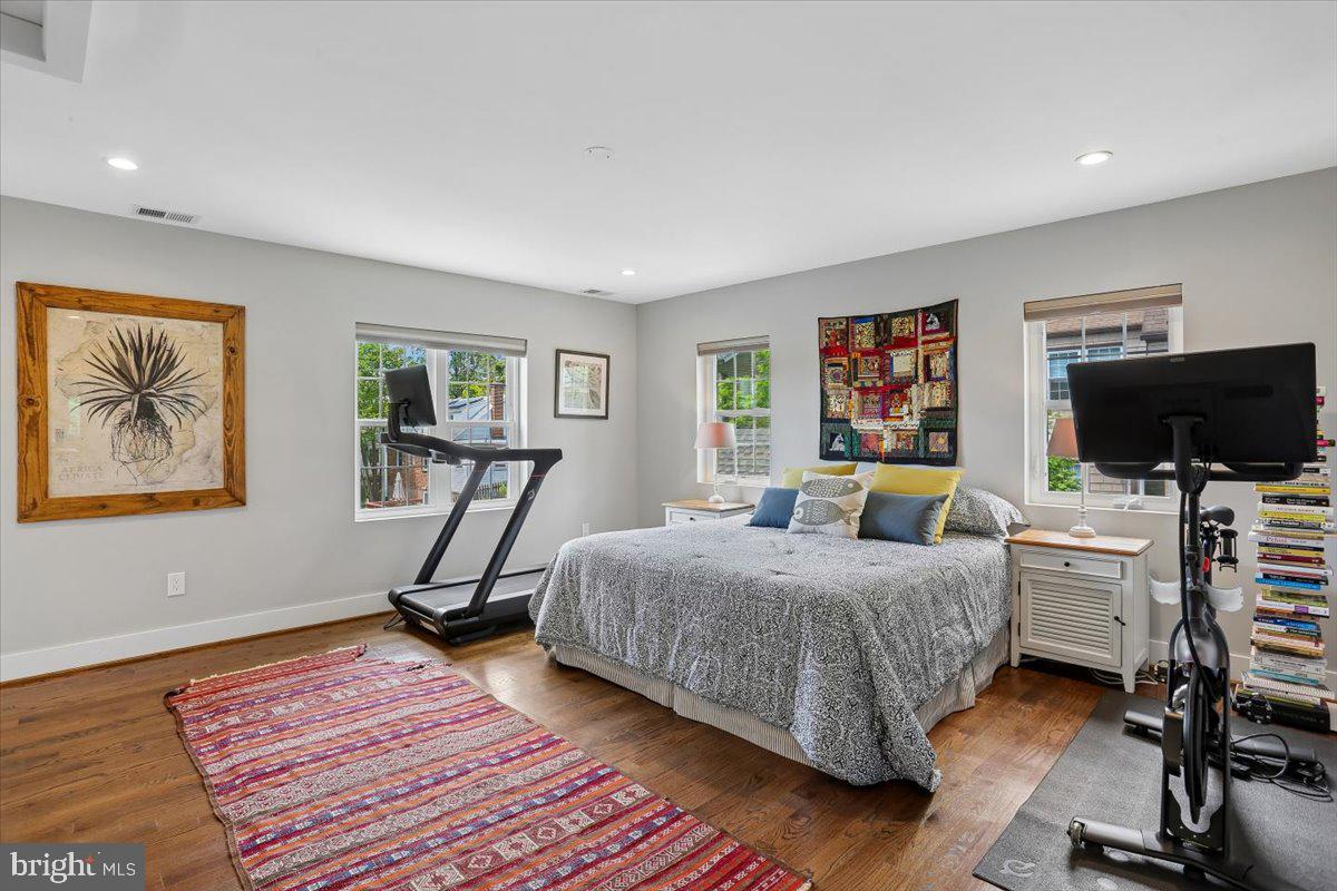 SIXTEENTH ST VILLAGE - Residential