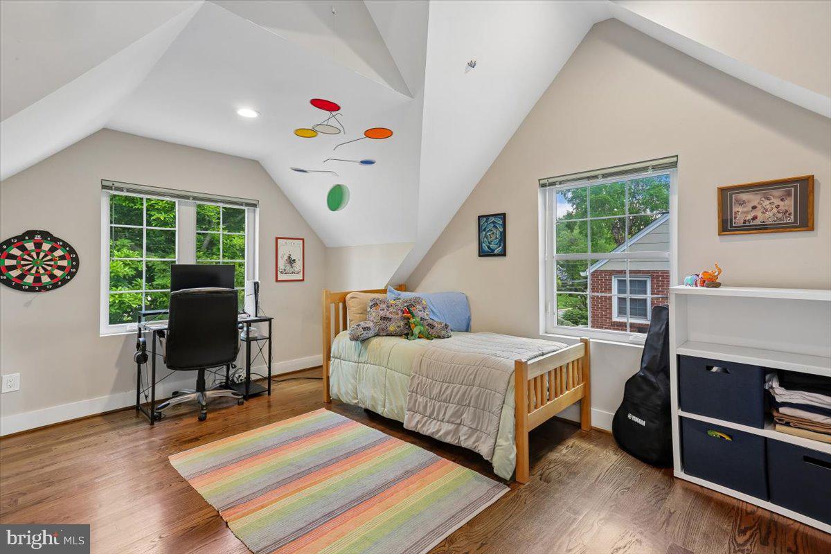 SIXTEENTH ST VILLAGE - Residential