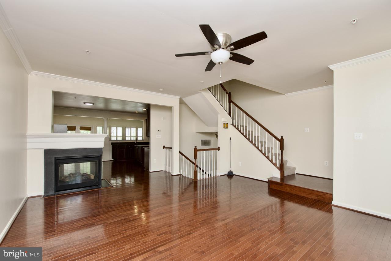 2110 CONGRESBURY PLACE