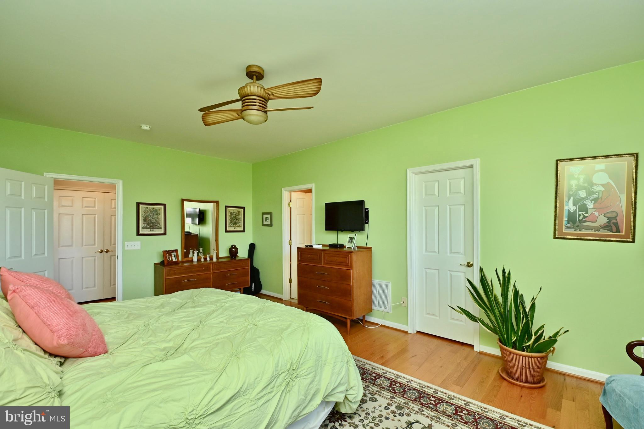 FOUR SEASONS IN HISTORIC VIRGINIA - Residential