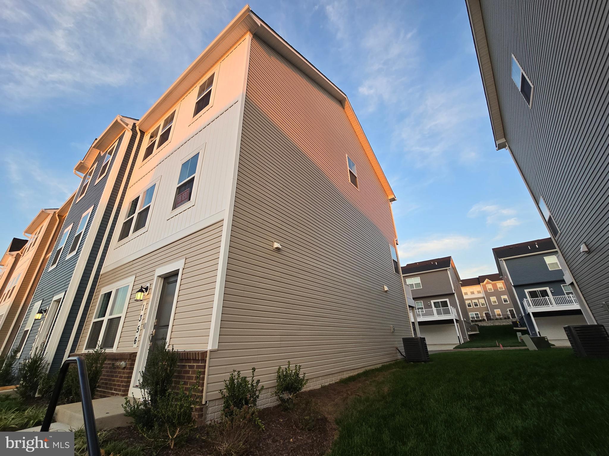 RED CLOVER MEADOWS - Residential Lease