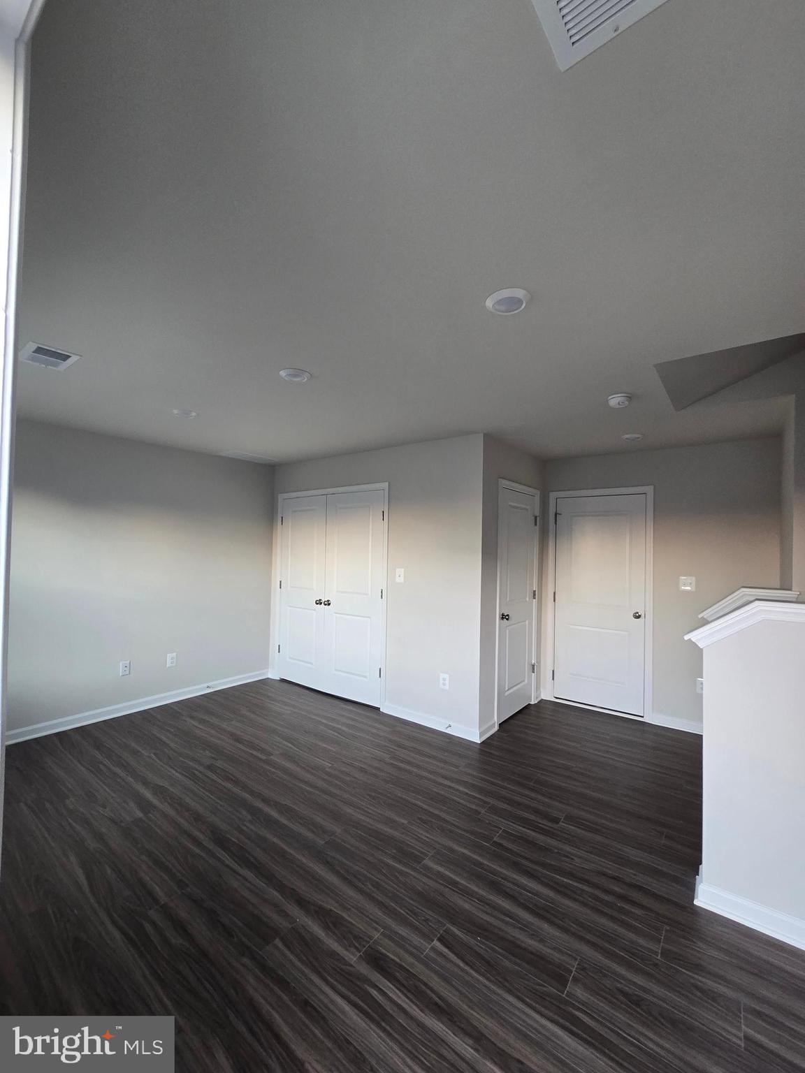 RED CLOVER MEADOWS - Residential Lease