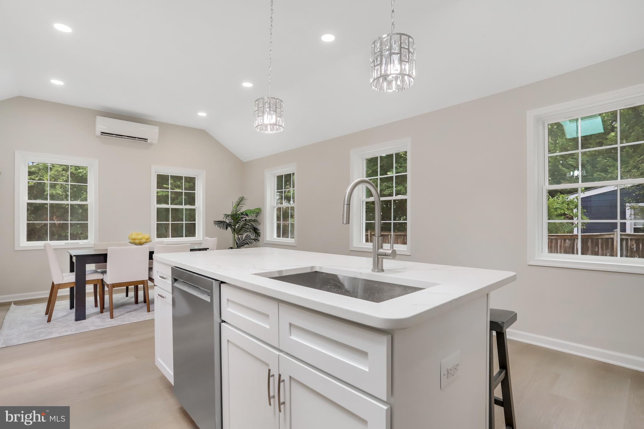 BUCKNELL MANOR - Residential Lease