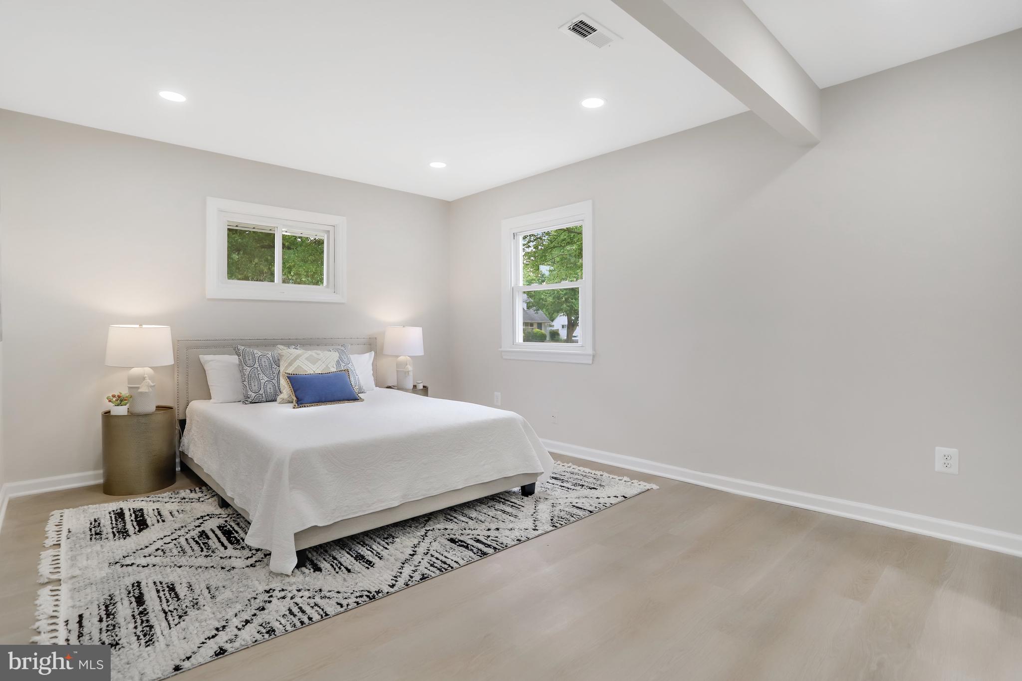 BUCKNELL MANOR - Residential Lease