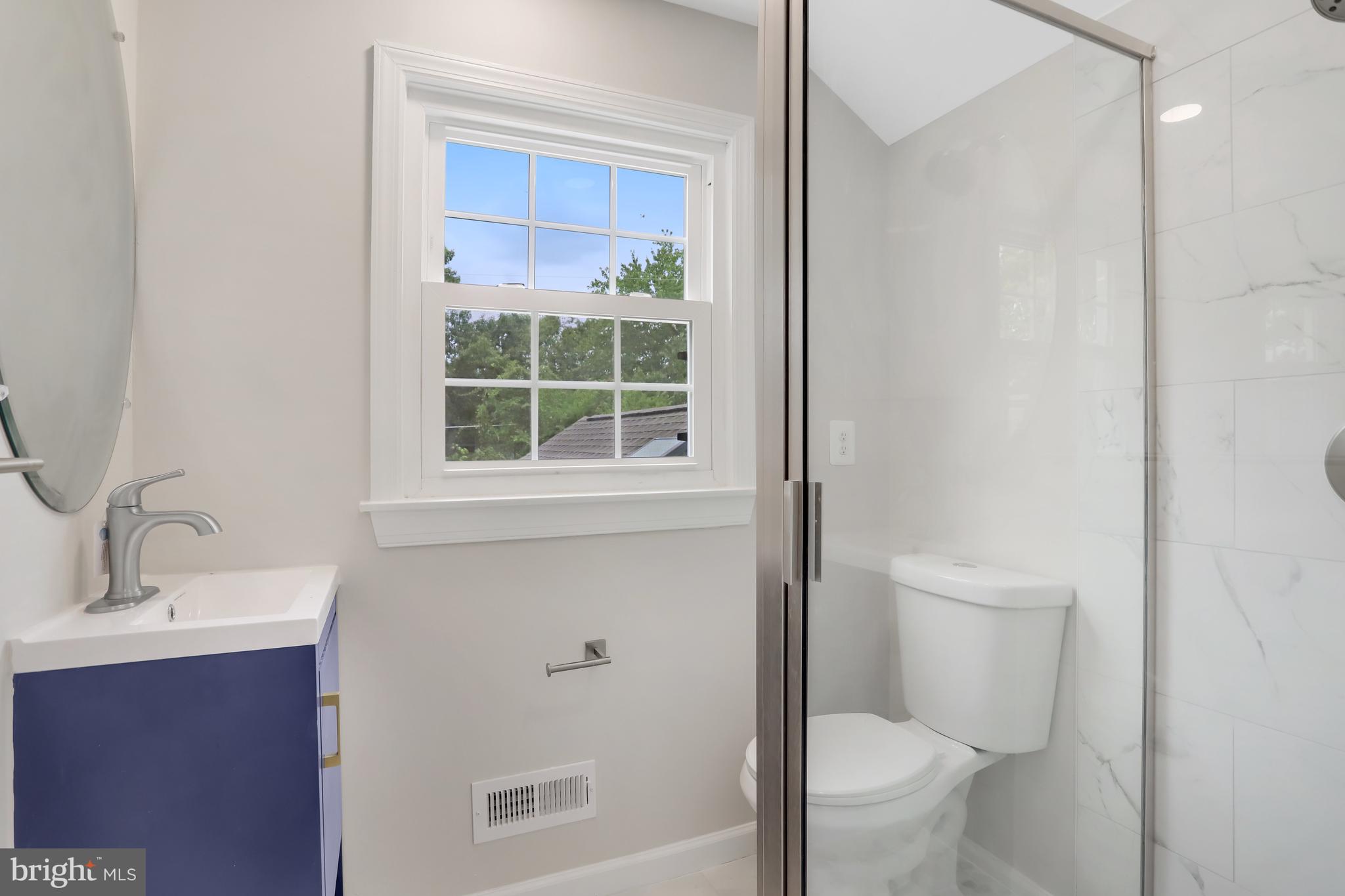 BUCKNELL MANOR - Residential Lease