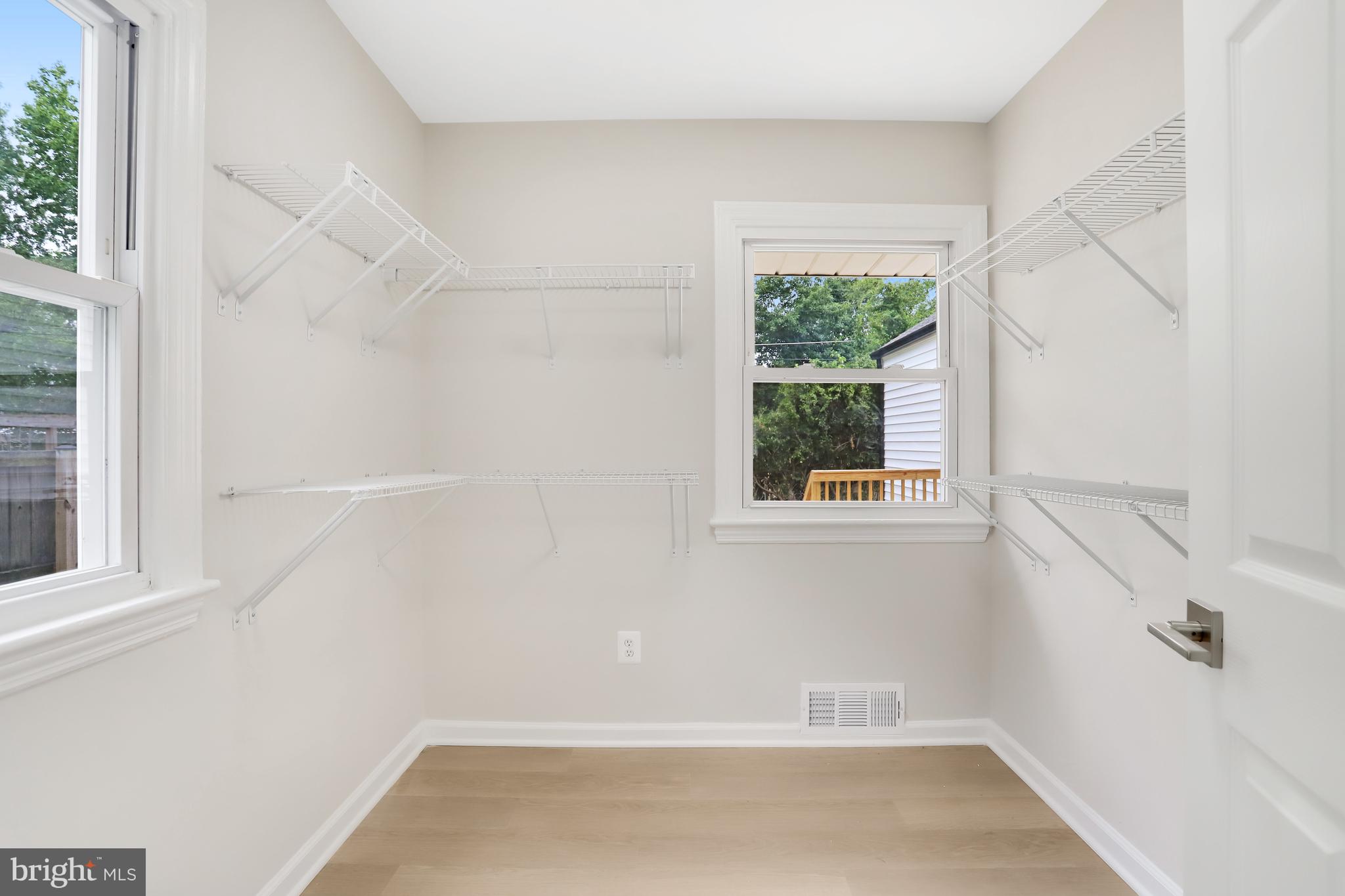 BUCKNELL MANOR - Residential Lease