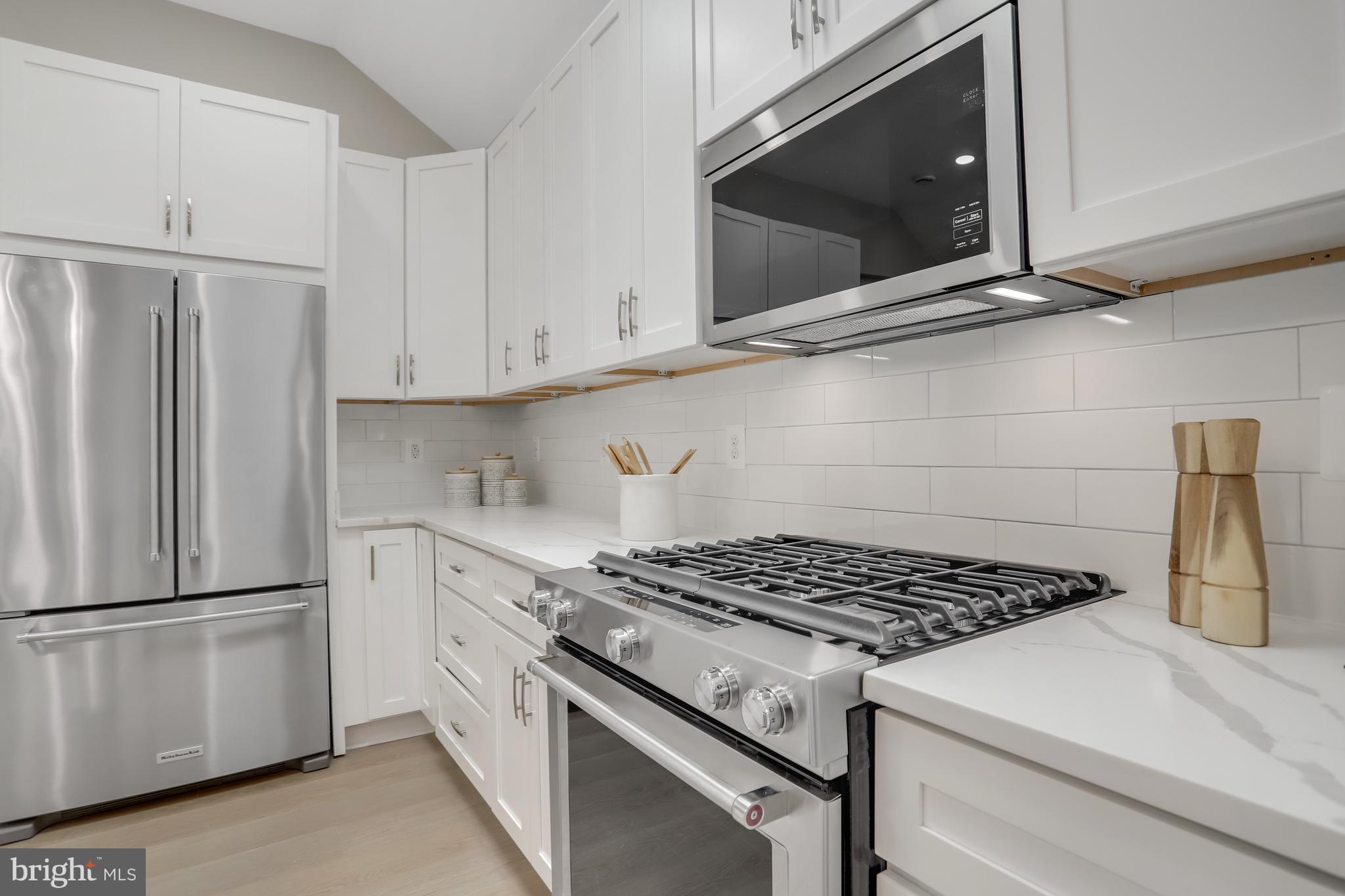 BUCKNELL MANOR - Residential Lease