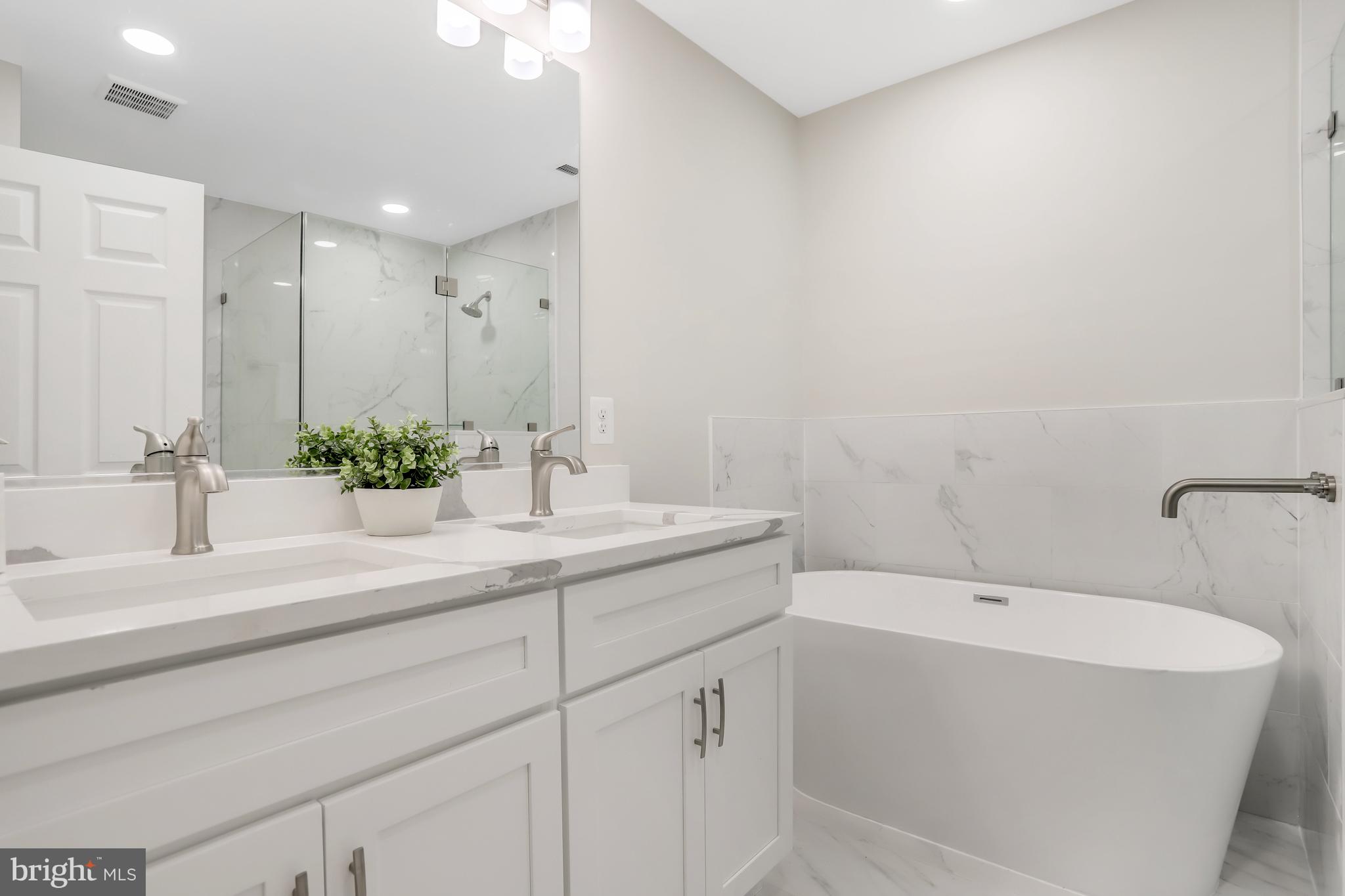 BUCKNELL MANOR - Residential Lease