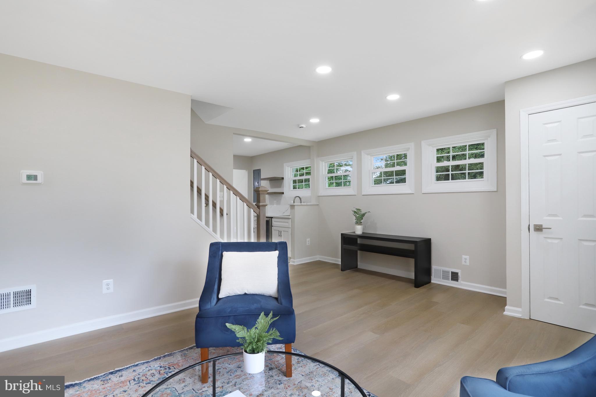 BUCKNELL MANOR - Residential Lease