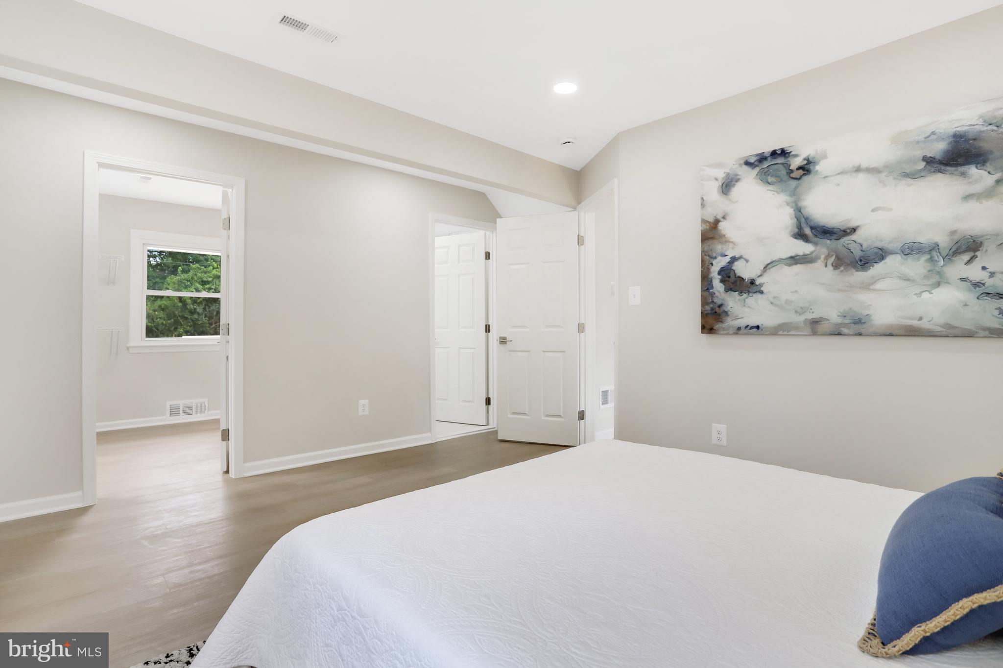 BUCKNELL MANOR - Residential Lease