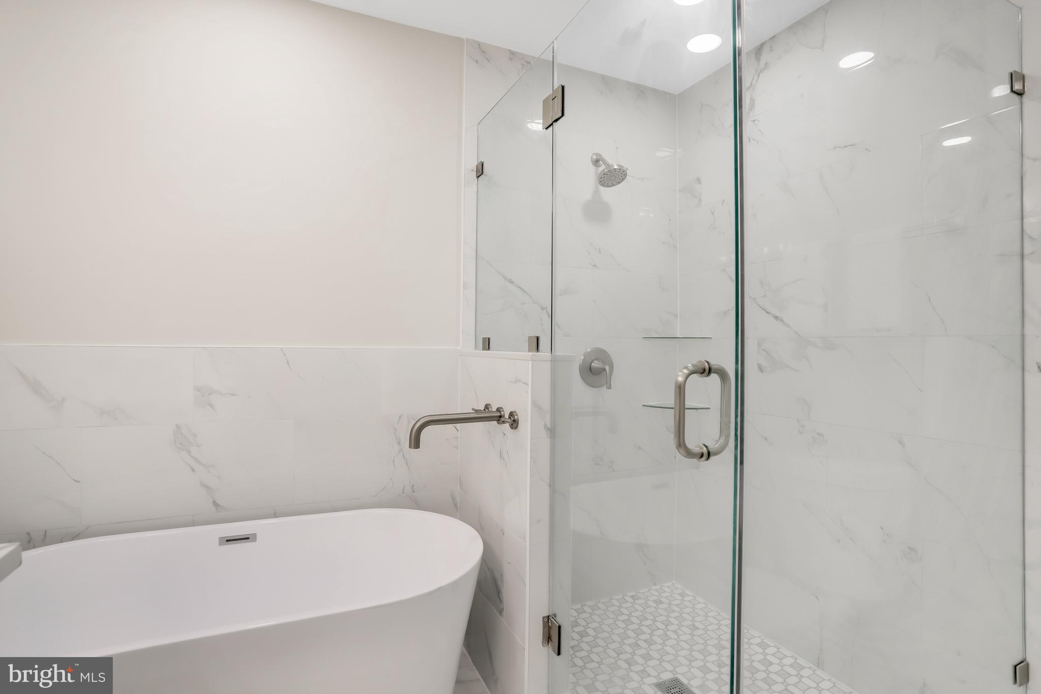 BUCKNELL MANOR - Residential Lease