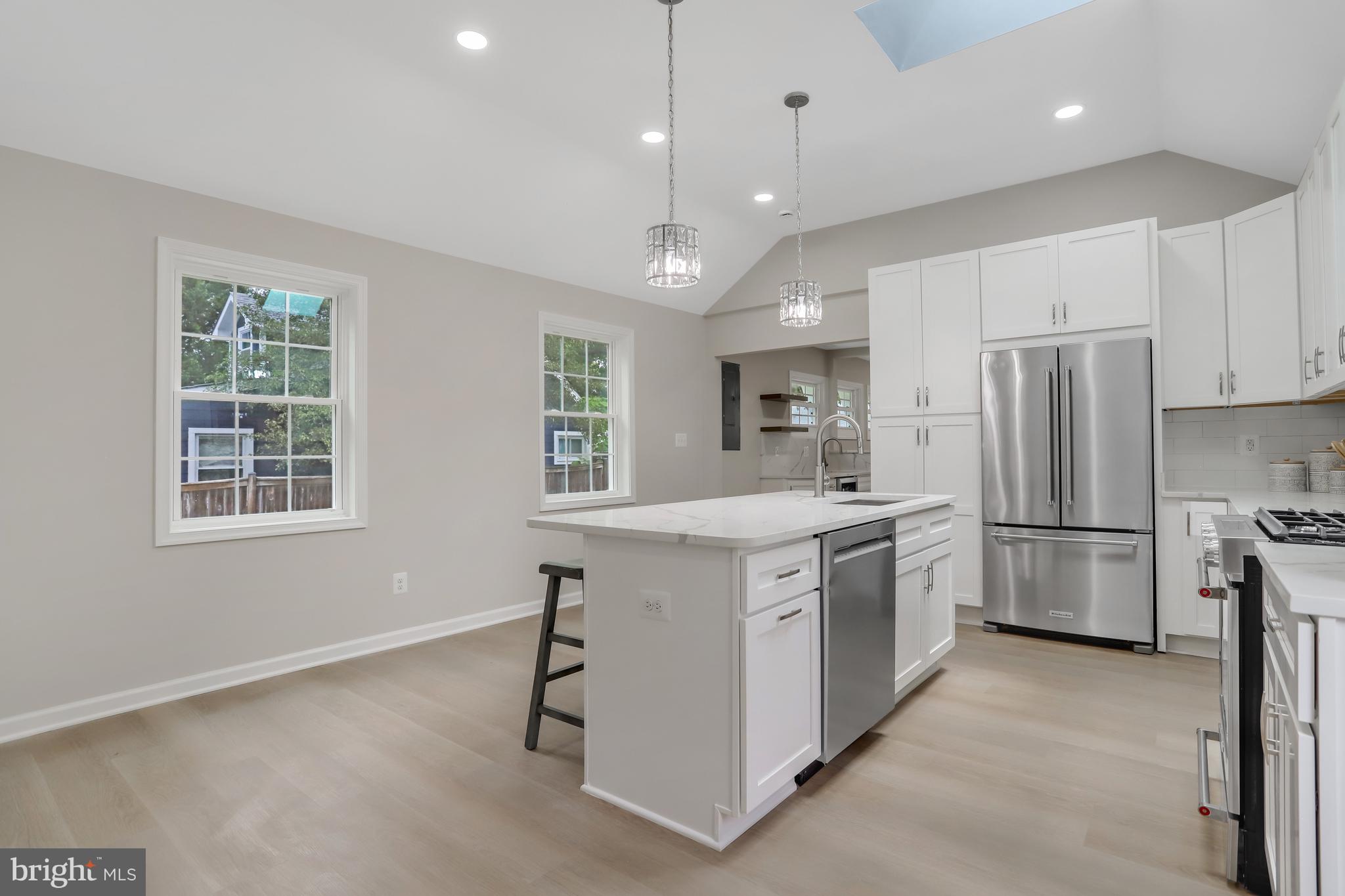 BUCKNELL MANOR - Residential Lease