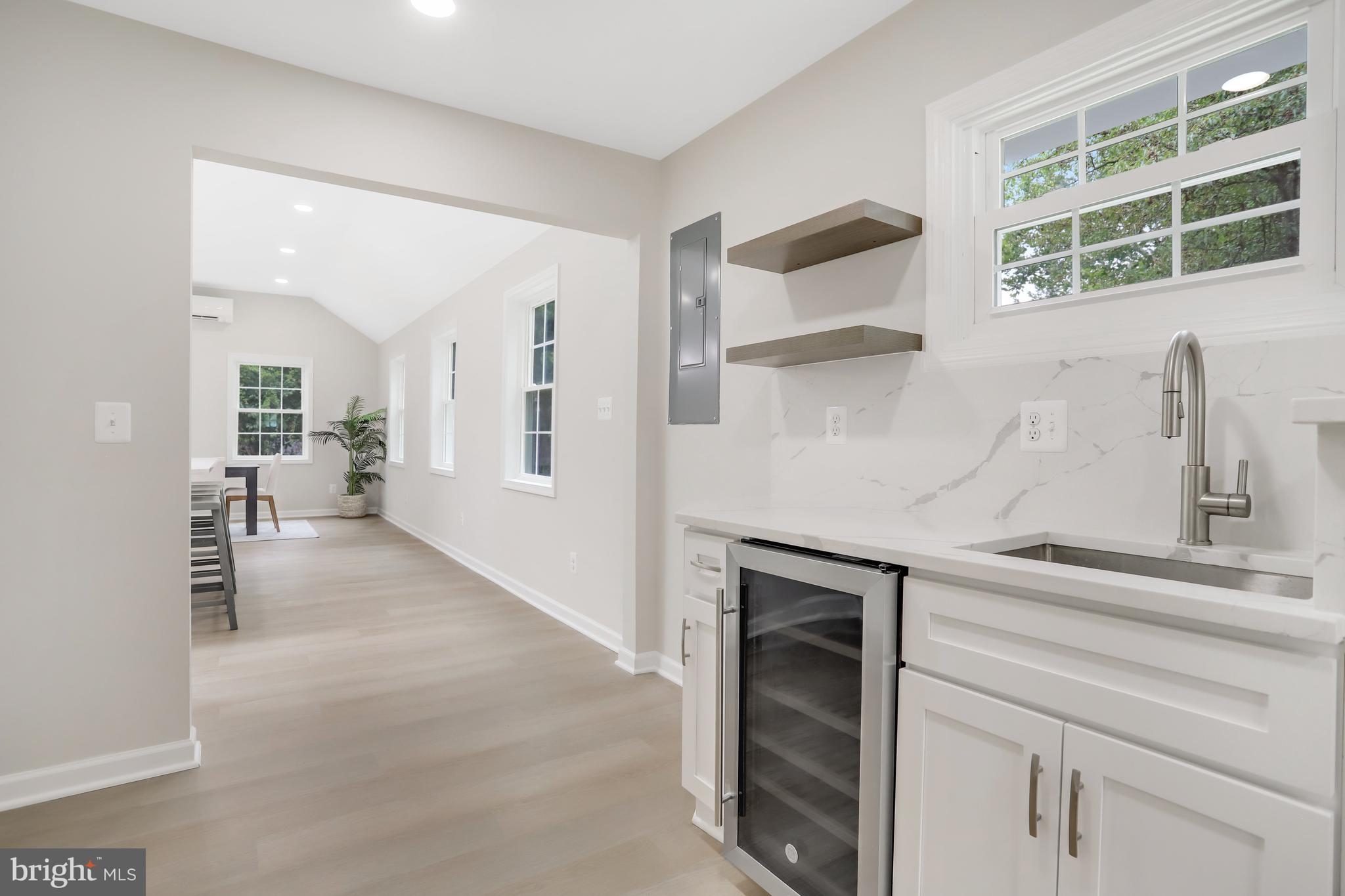 BUCKNELL MANOR - Residential Lease