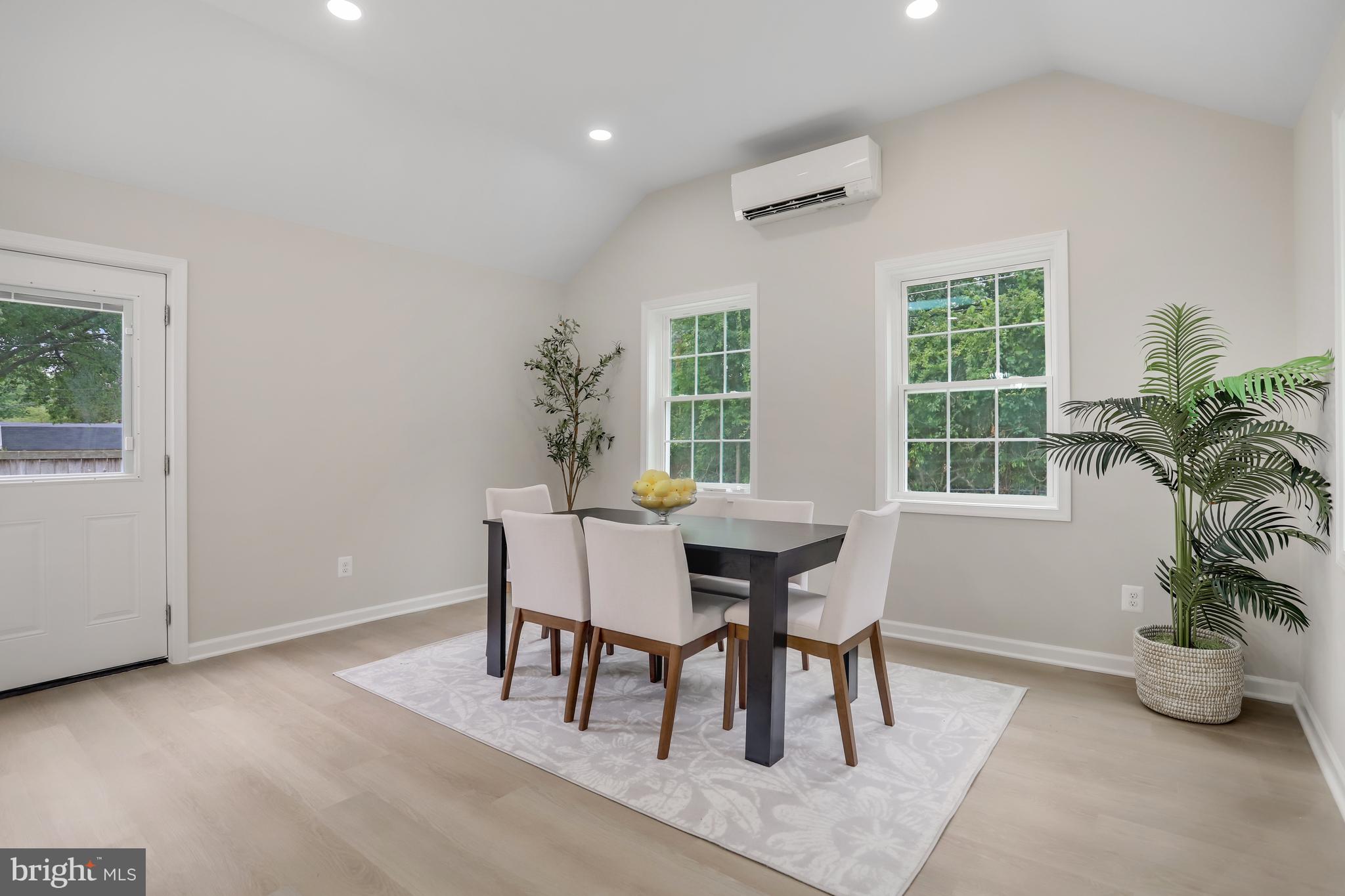 BUCKNELL MANOR - Residential Lease