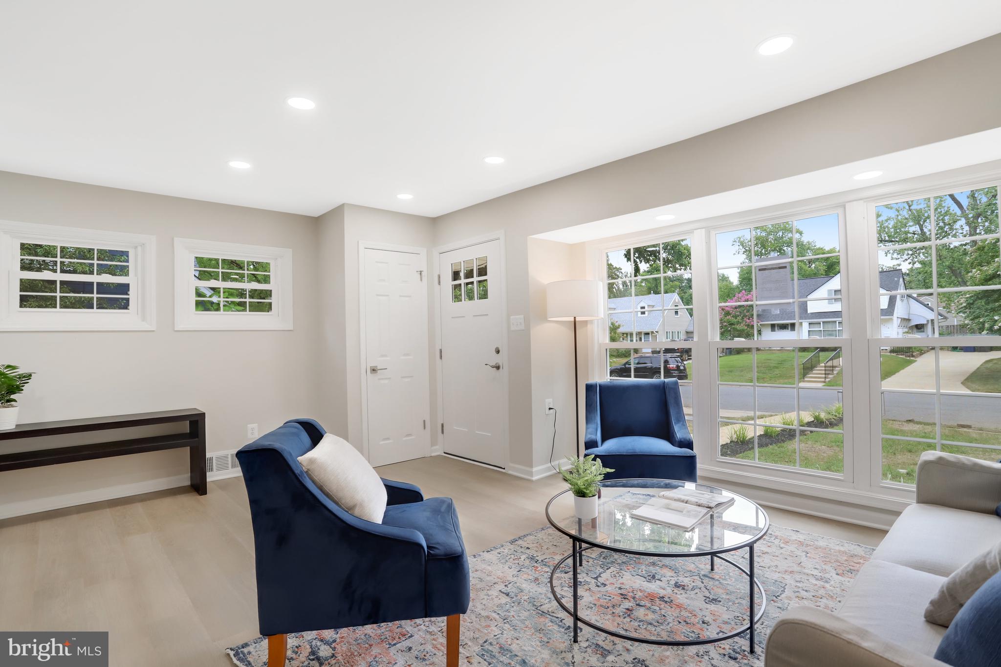 BUCKNELL MANOR - Residential Lease