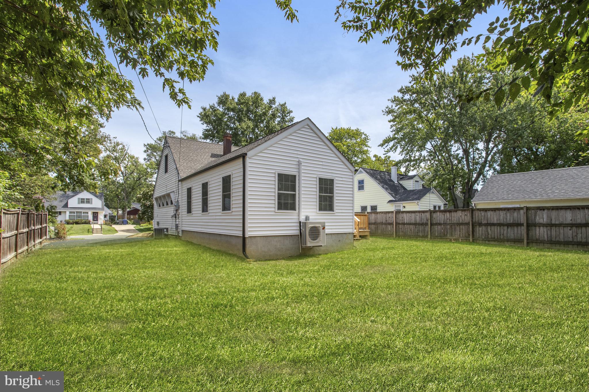 BUCKNELL MANOR - Residential Lease