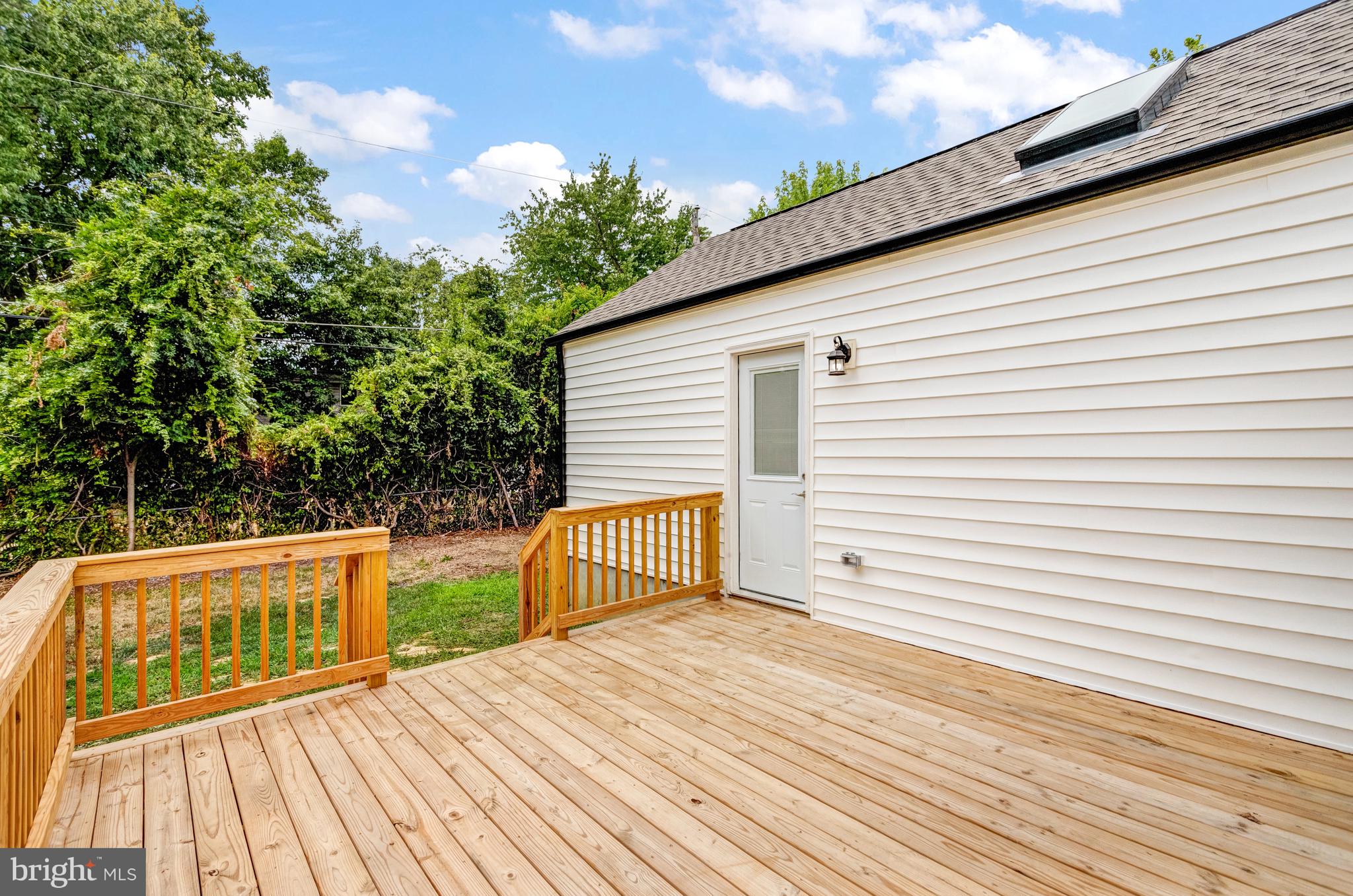 BUCKNELL MANOR - Residential Lease