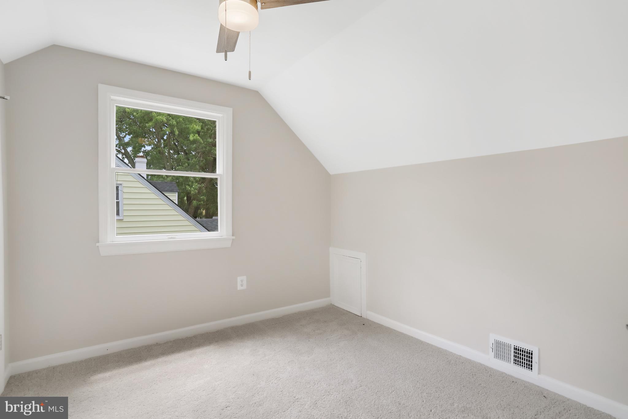 BUCKNELL MANOR - Residential Lease