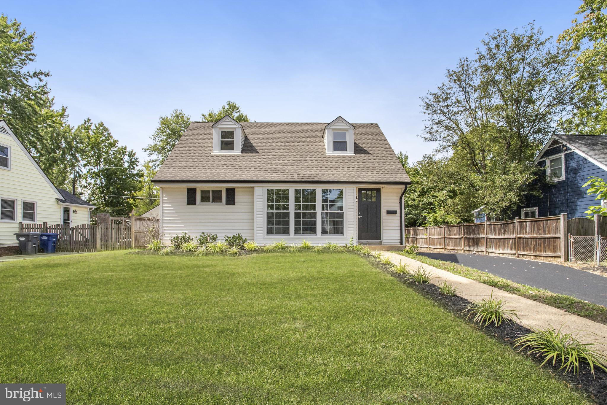 BUCKNELL MANOR - Residential Lease