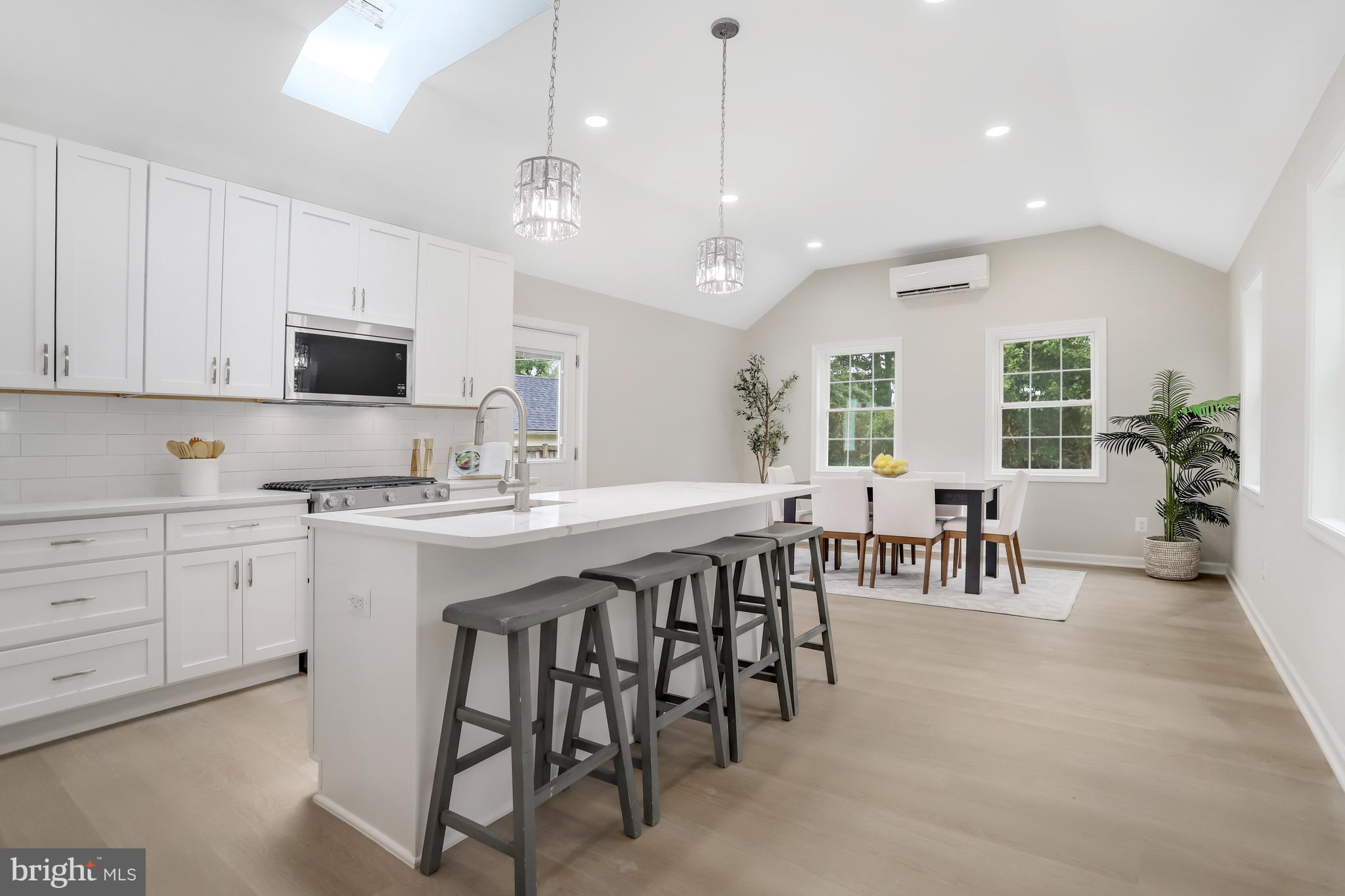 BUCKNELL MANOR - Residential Lease