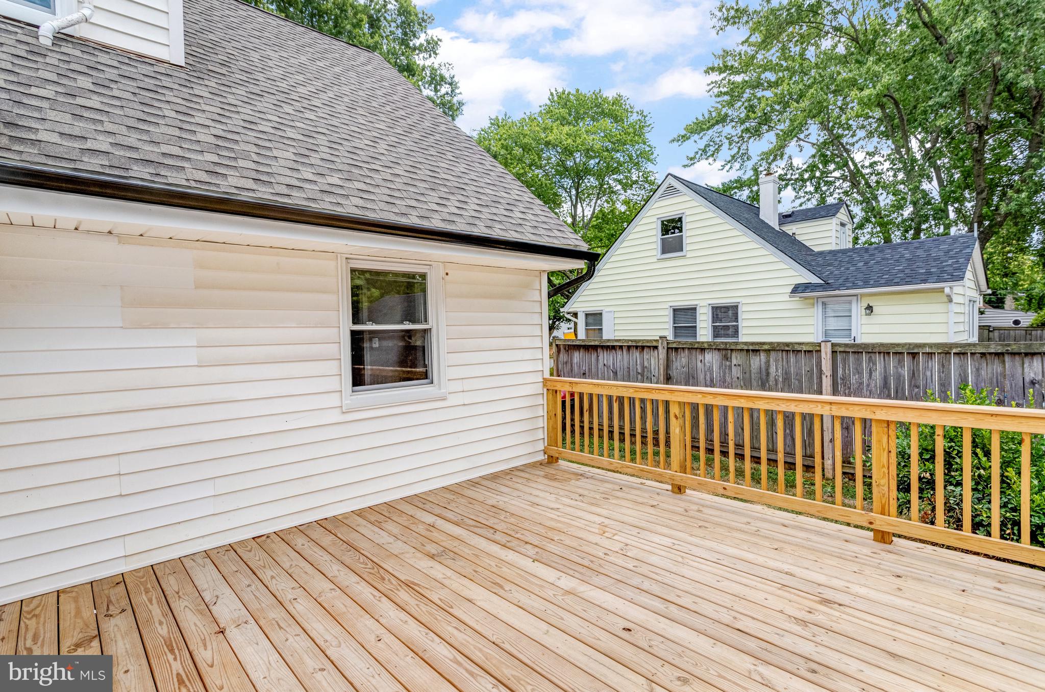 BUCKNELL MANOR - Residential Lease