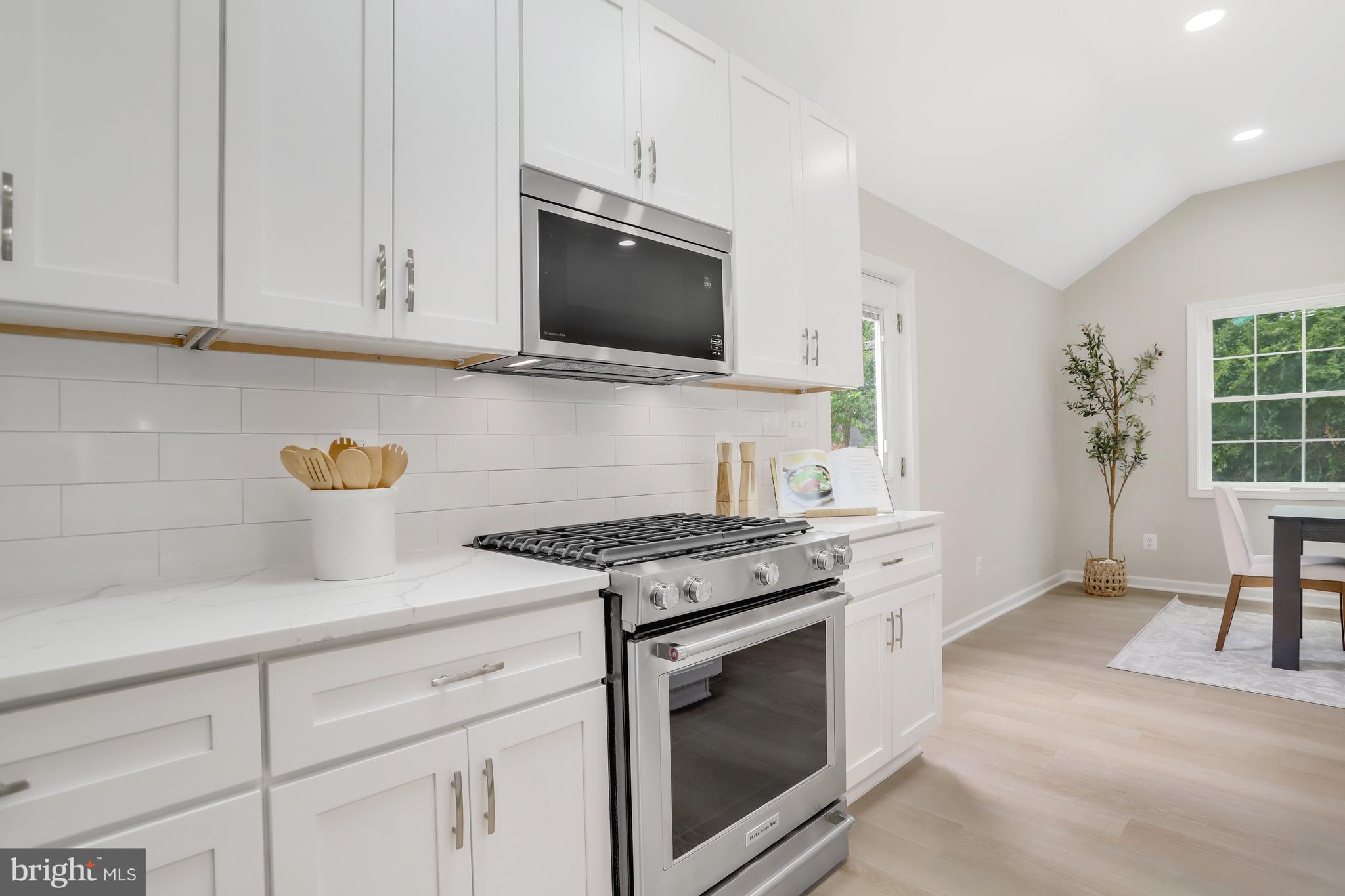 BUCKNELL MANOR - Residential Lease