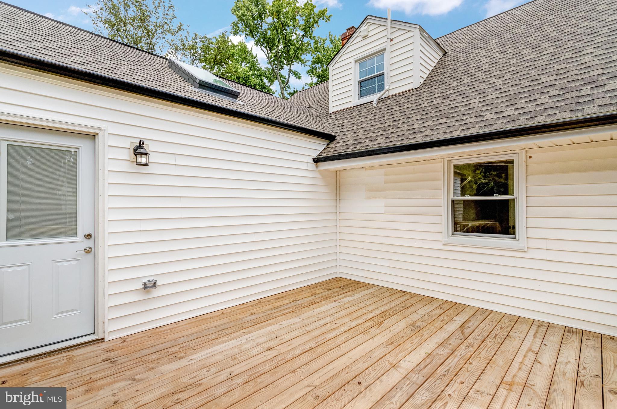 BUCKNELL MANOR - Residential Lease