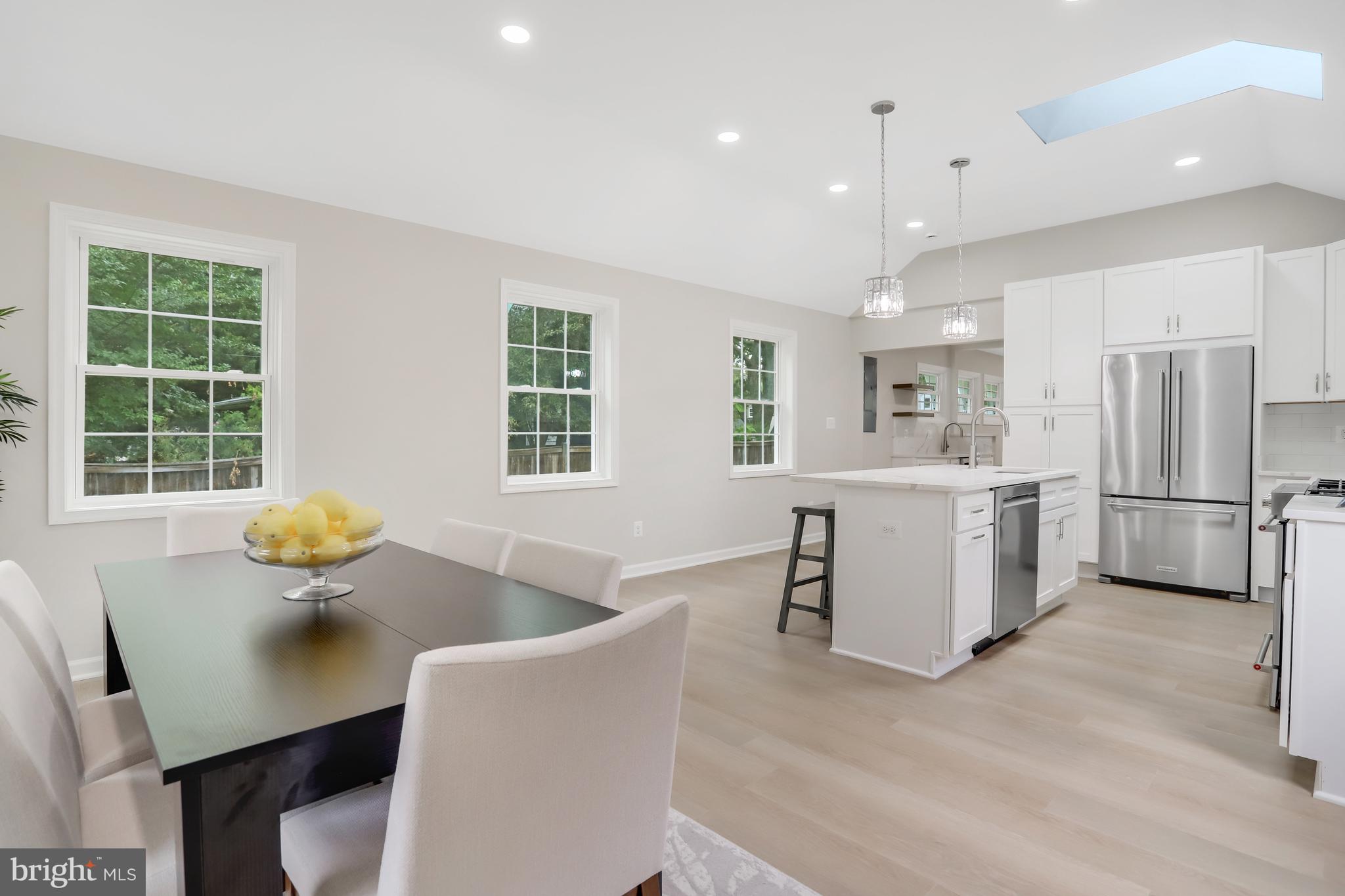 BUCKNELL MANOR - Residential Lease