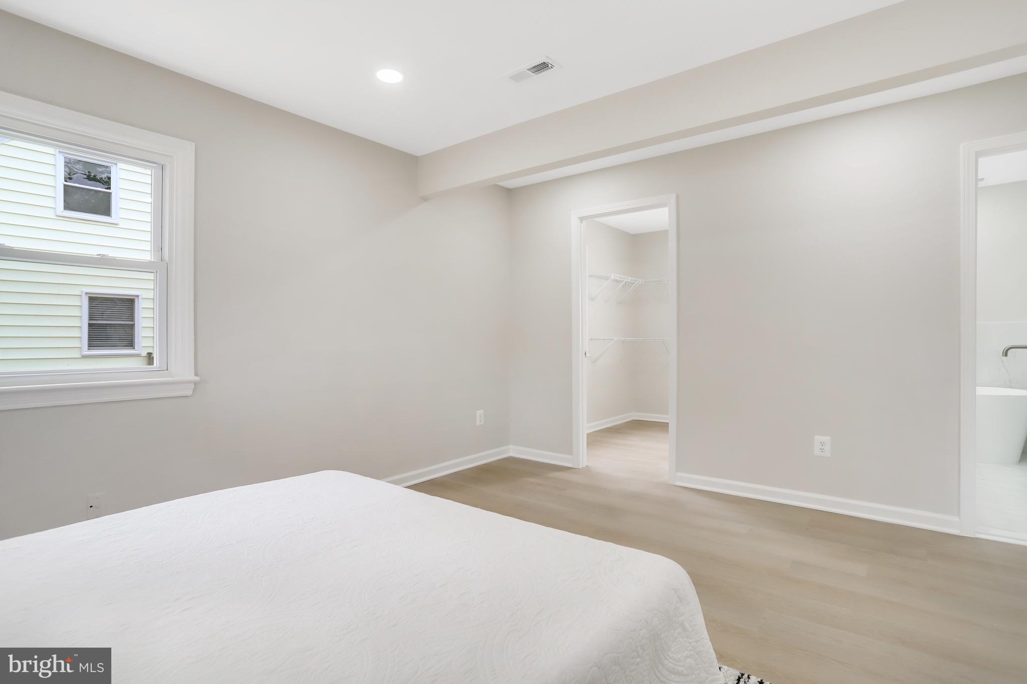 BUCKNELL MANOR - Residential Lease