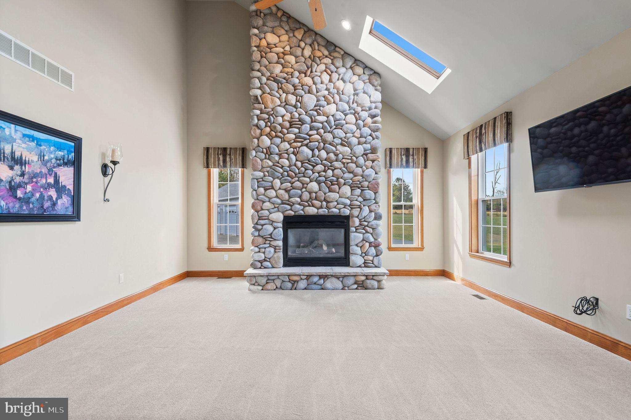 ANCHOR CROSSING - Residential