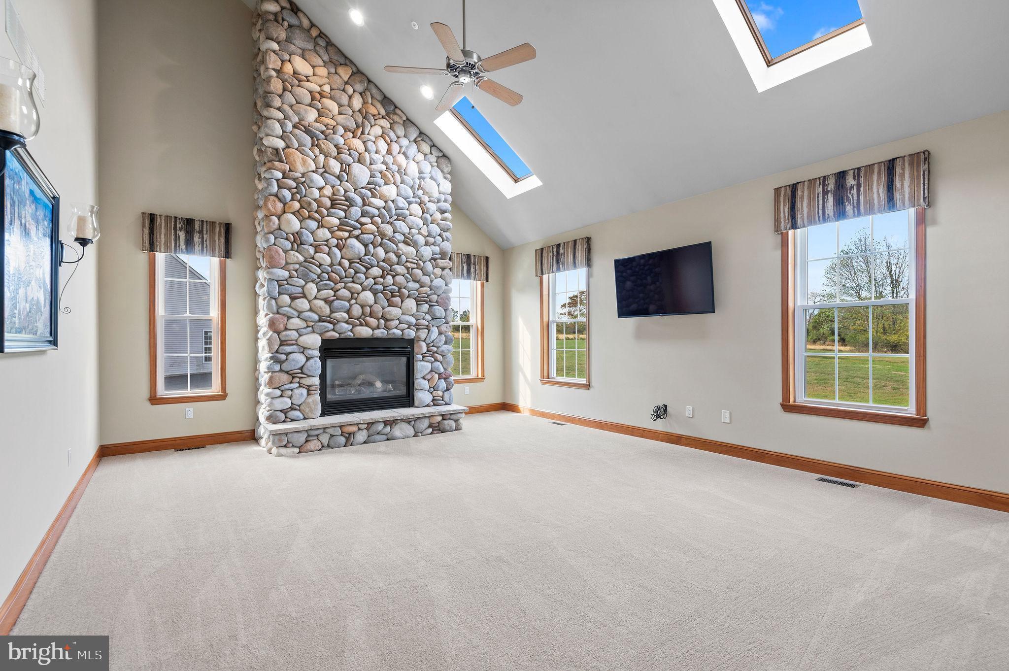 ANCHOR CROSSING - Residential