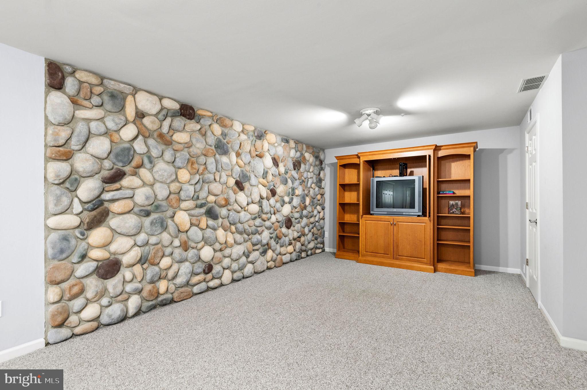 ANCHOR CROSSING - Residential