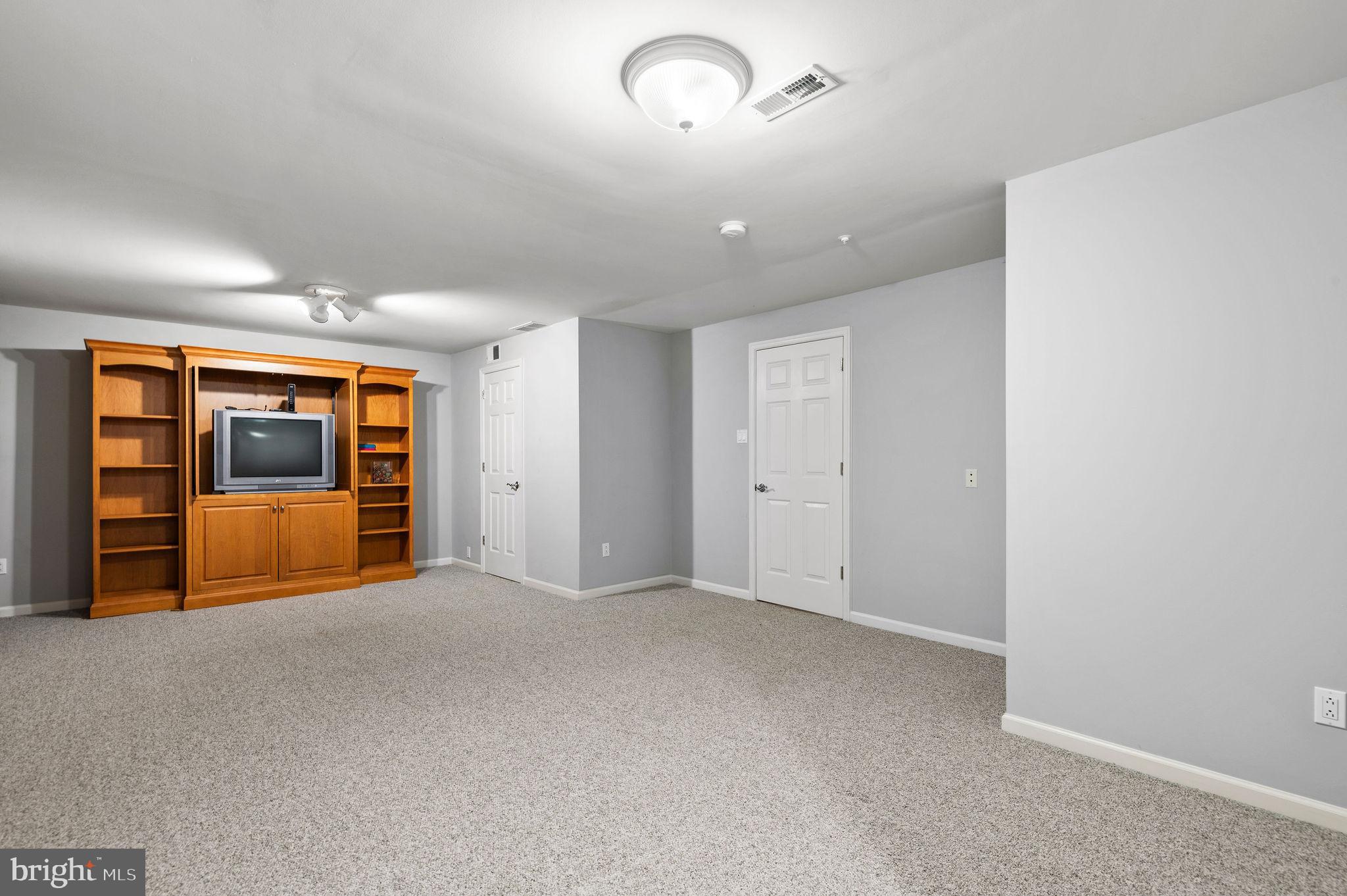 ANCHOR CROSSING - Residential