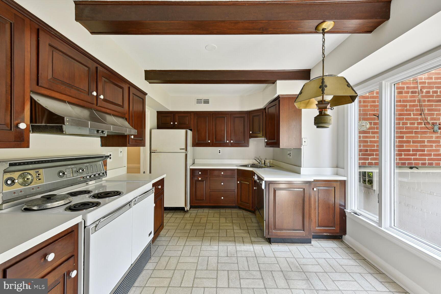 WESTMORELAND HILLS - Residential