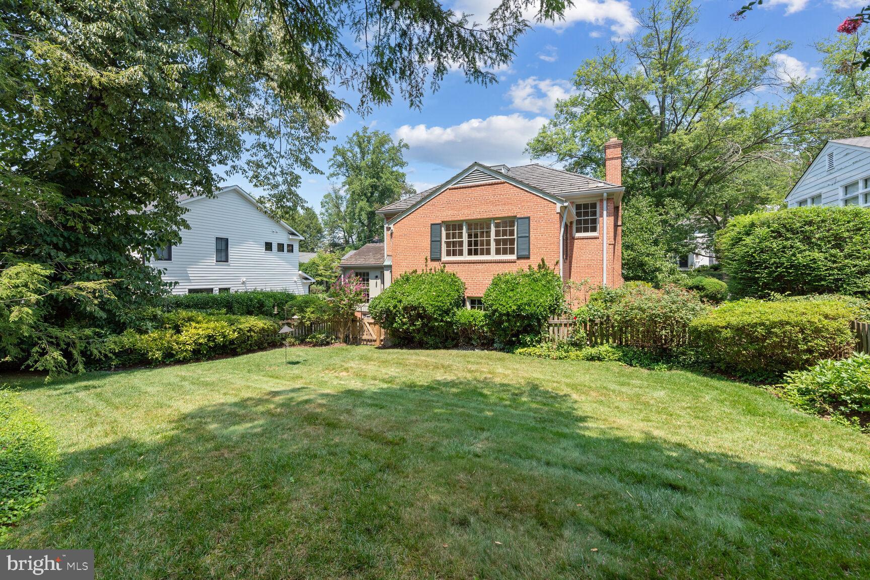 WESTMORELAND HILLS - Residential