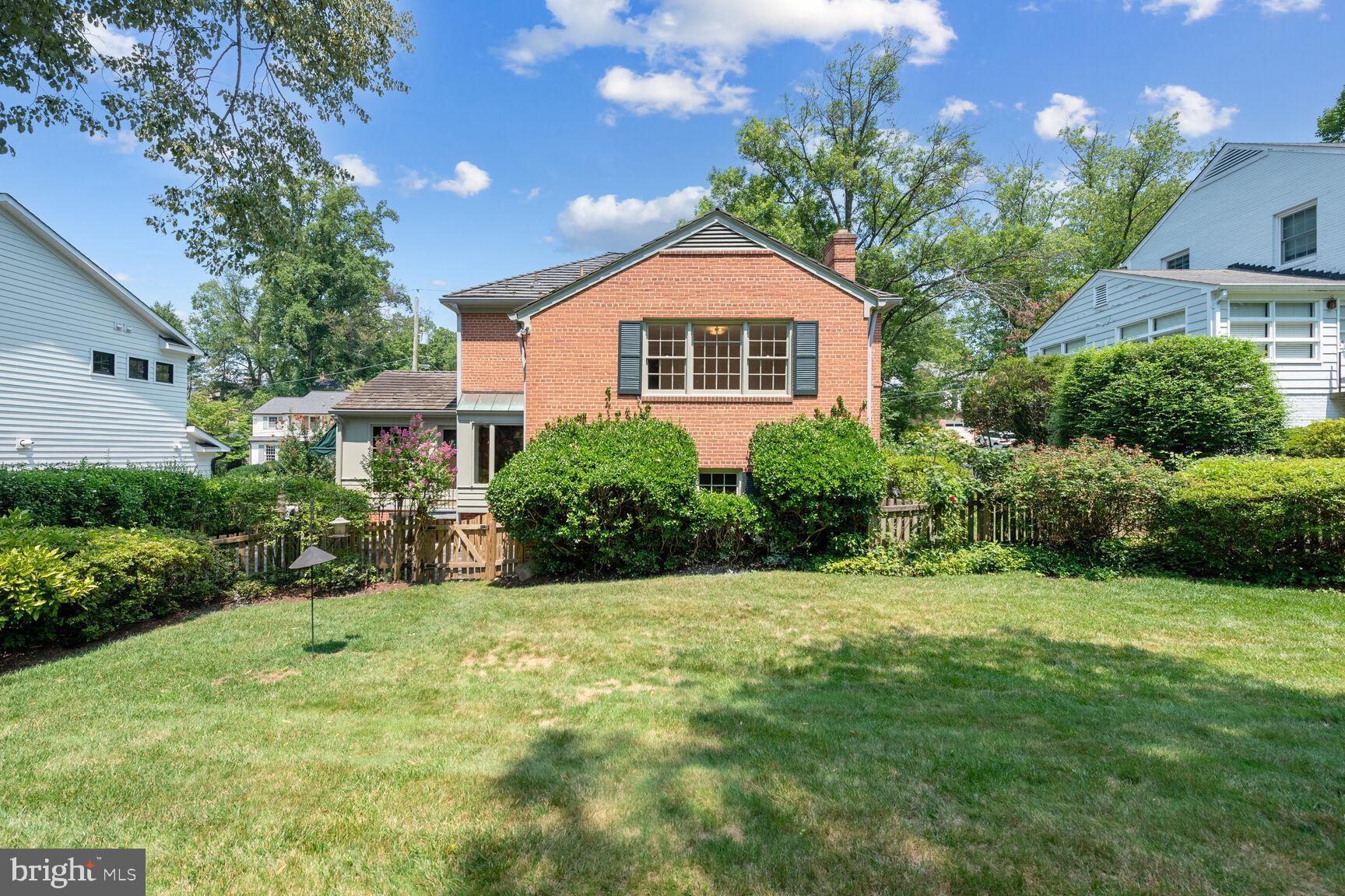 WESTMORELAND HILLS - Residential