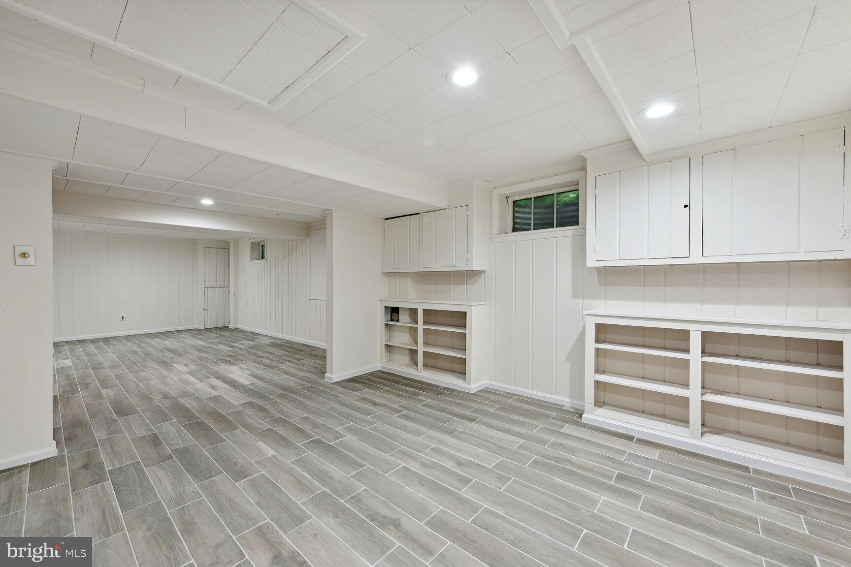 WESTMORELAND HILLS - Residential