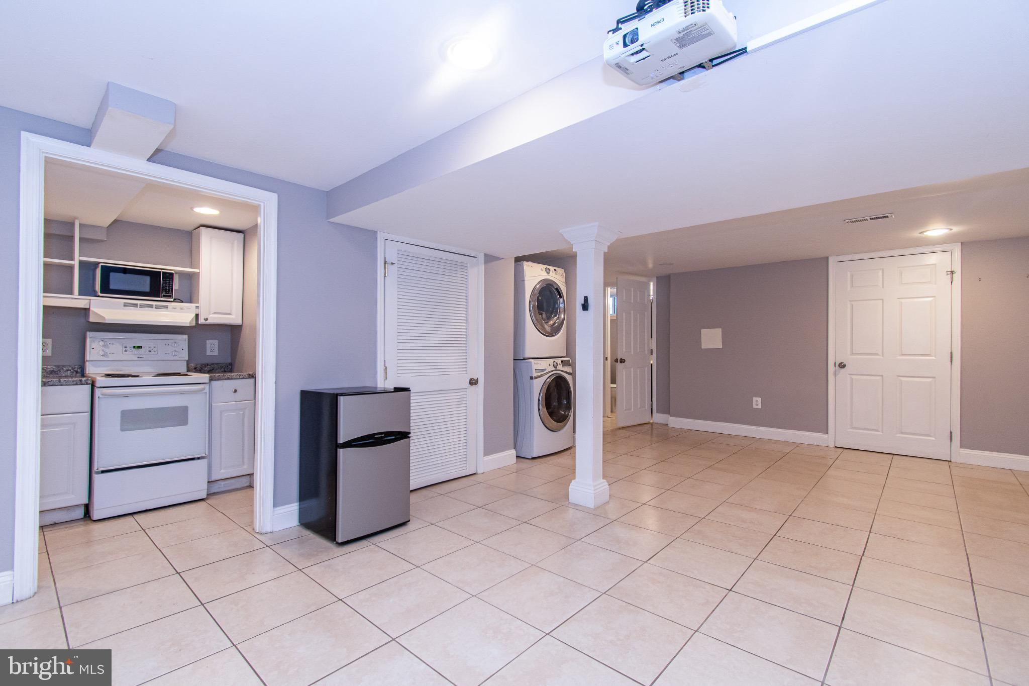 NORTHWOOD - Residential Lease