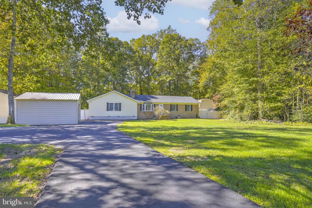 Photo of 37441 E Lakeland Dr, MECHANICSVILLE, MD 20659 (MLS # MDSM2027758)
