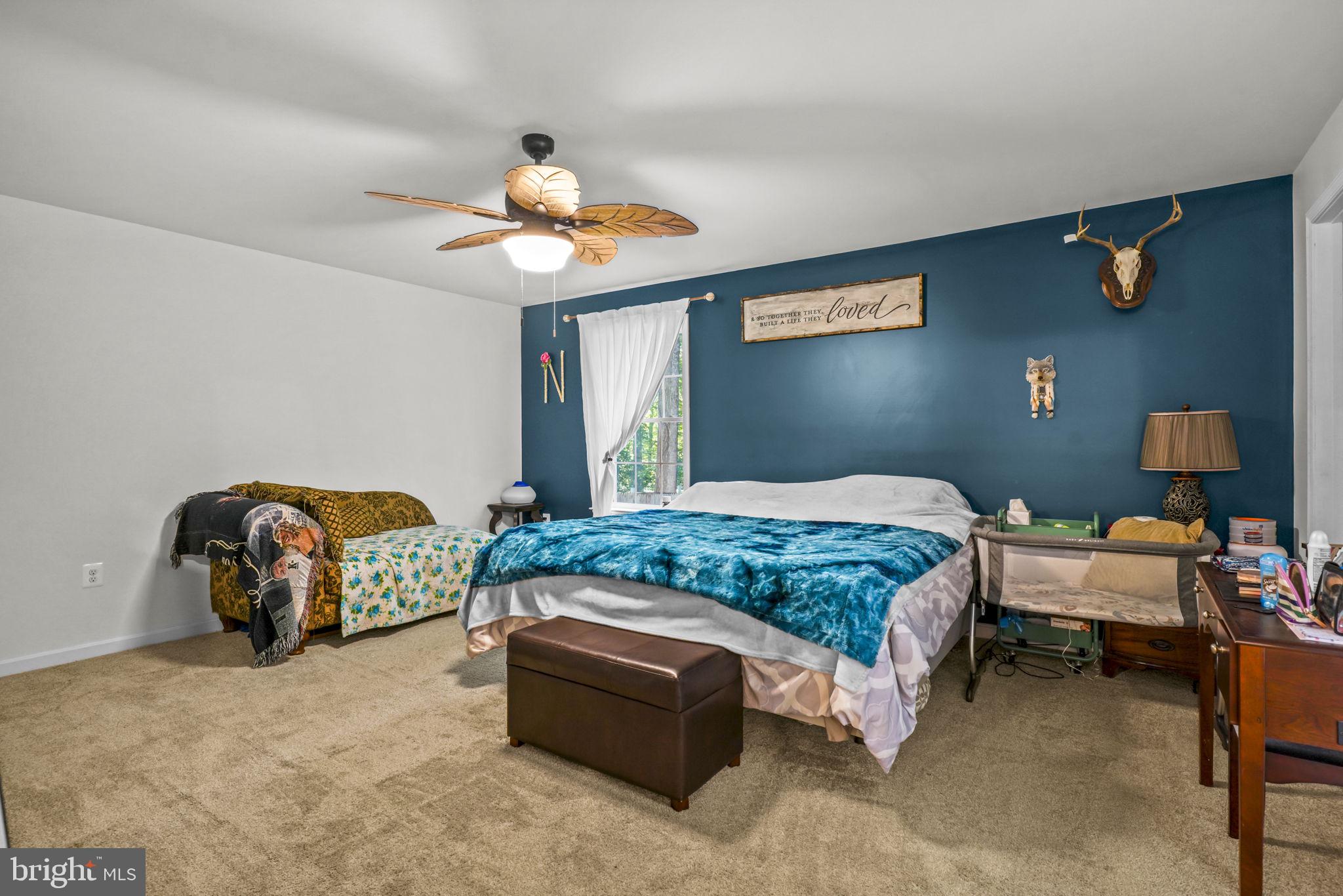 COUNTRY LAKES - Residential