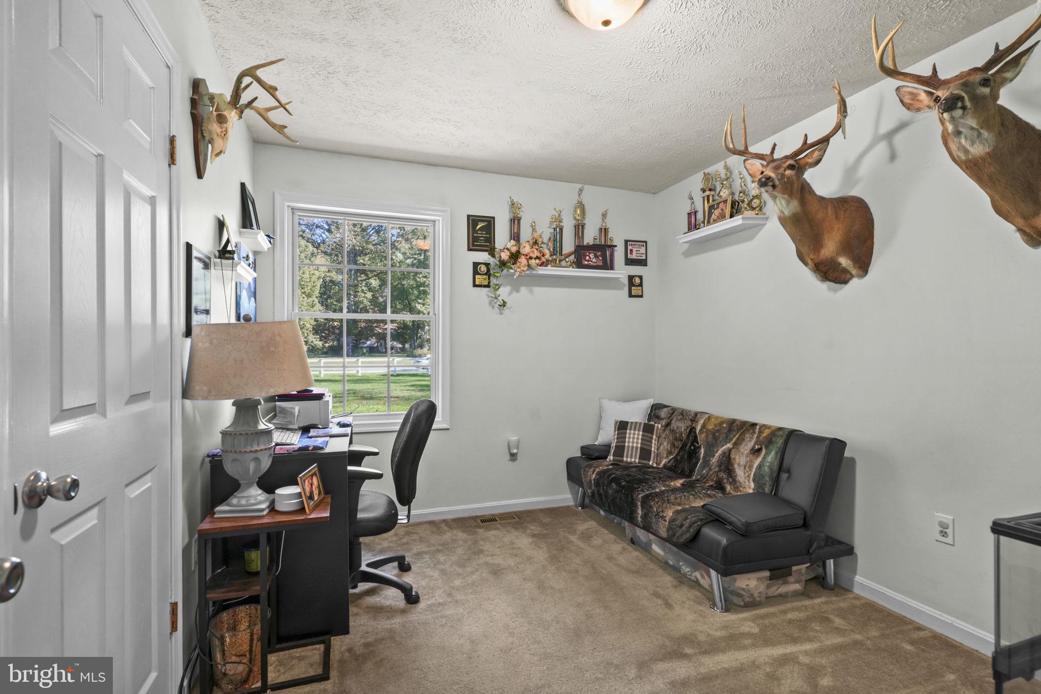 COUNTRY LAKES - Residential