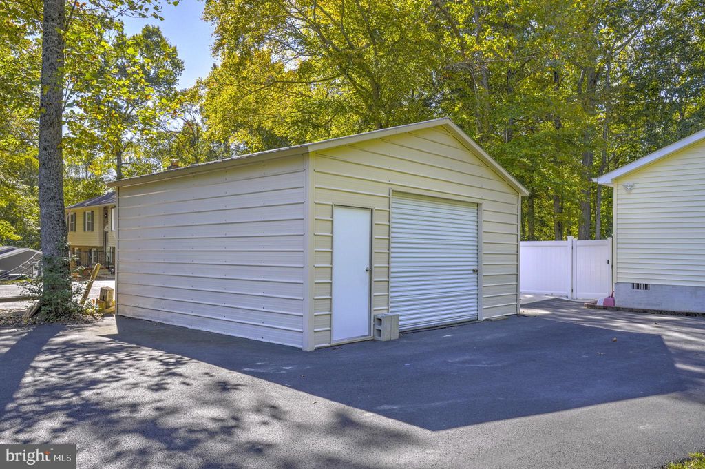 Photo of 37441 E Lakeland Dr, MECHANICSVILLE, MD 20659 (MLS # MDSM2027758)