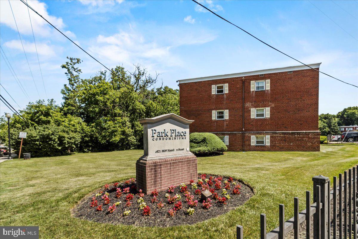 PARK PLACE CONDOMINIUMS - Residential