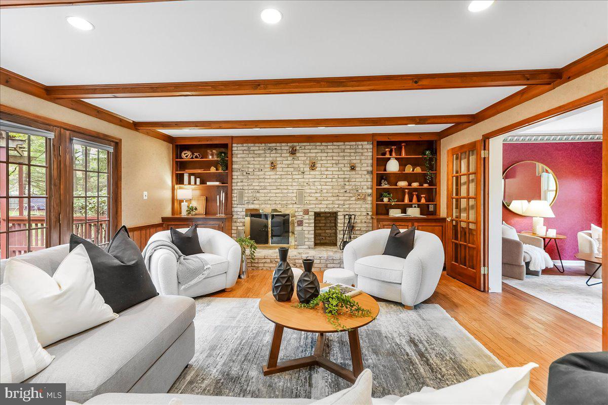 PENNOCK WOODS - Residential