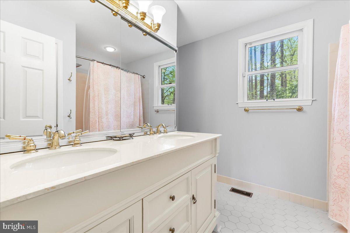 PENNOCK WOODS - Residential