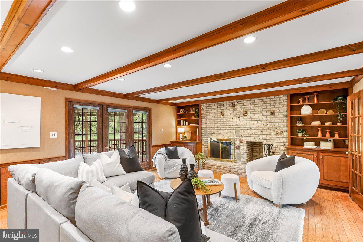 PENNOCK WOODS - Residential