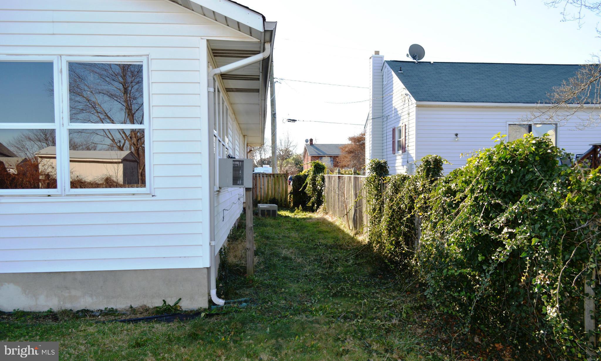 RIVIERA BEACH - Residential