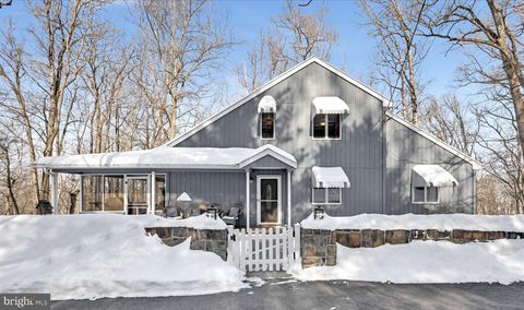 337 BERRY MOUNTAIN ROAD MILLERSBURG PA 17061