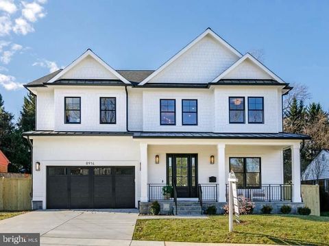 Photo of 8914 Ridge Place, BETHESDA, MD 20817 (MLS # MDMC2156534) Photo of 8914 Ridge Place, BETHESDA, MD 20817 (MLS # MDMC2156534)